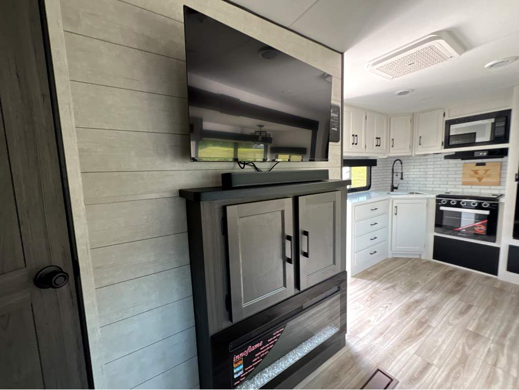 2026 VENTURE RV SPORTTREK 272VRK - Image 7