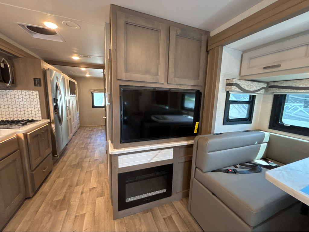 2026 THOR MOTOR COACH PASADENA 38FX - Image 13