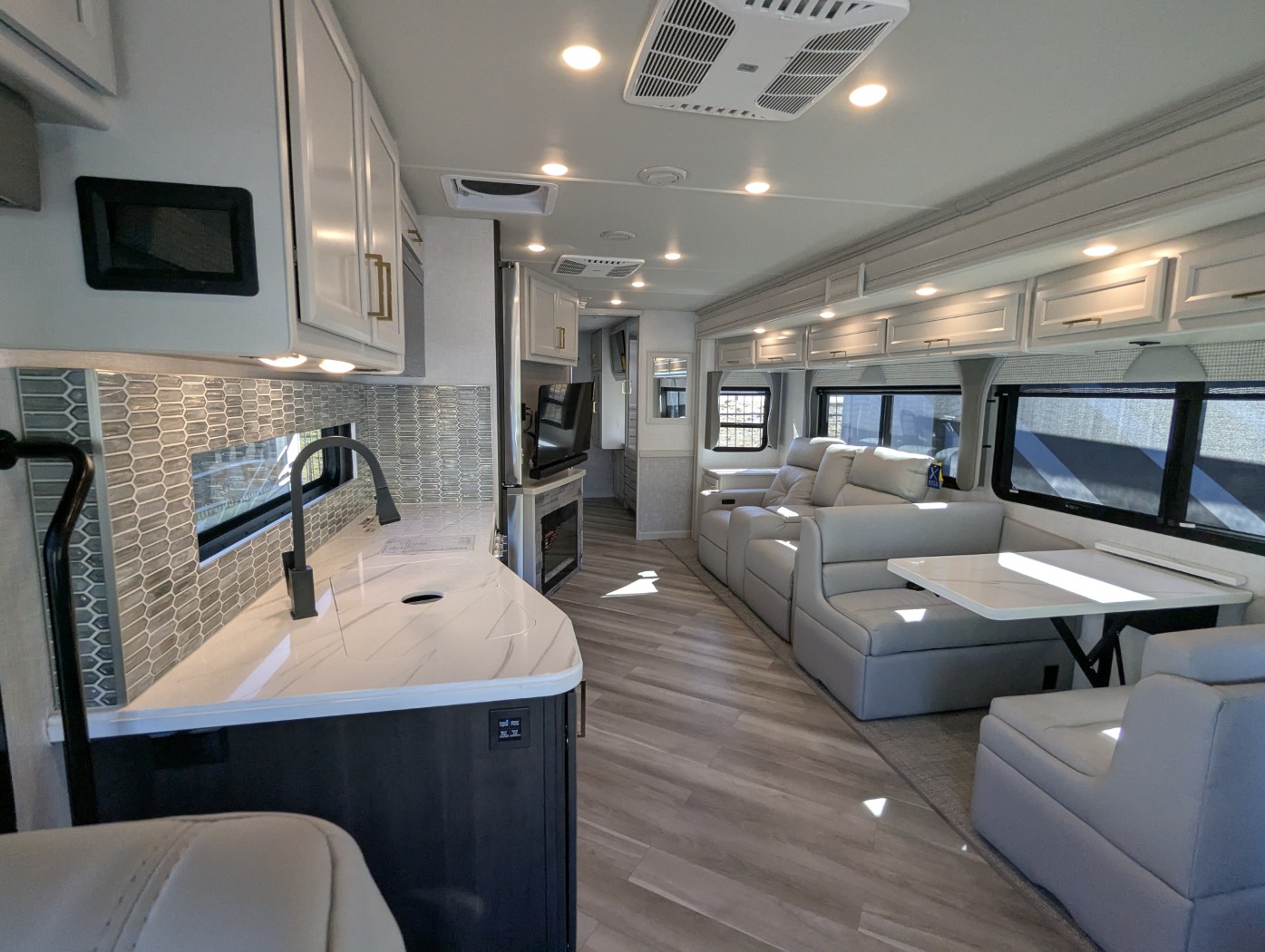 2026 Fleetwood Bounder 35K - Image 11