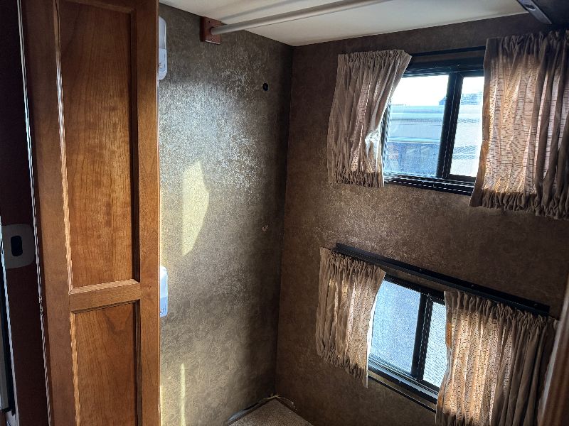 2015 Tiffin Allegro Red 38 QBA - Image 17