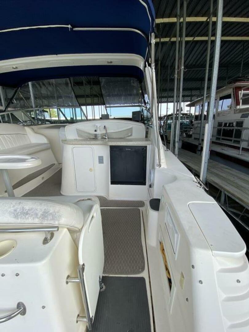 2000 Rinker - Image 7