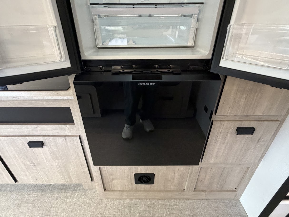 2027 GRAND DESIGN LINEAGE SERIESE 30DC - Image 43