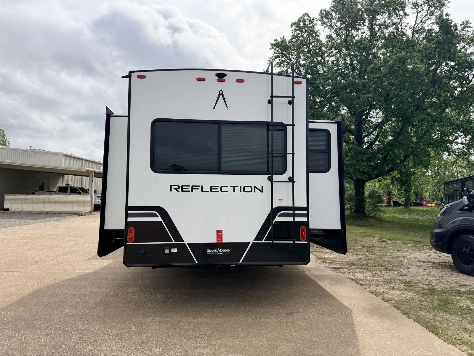 2026 Grand Design Reflection Travel Trailer 345RLTS - Image 6