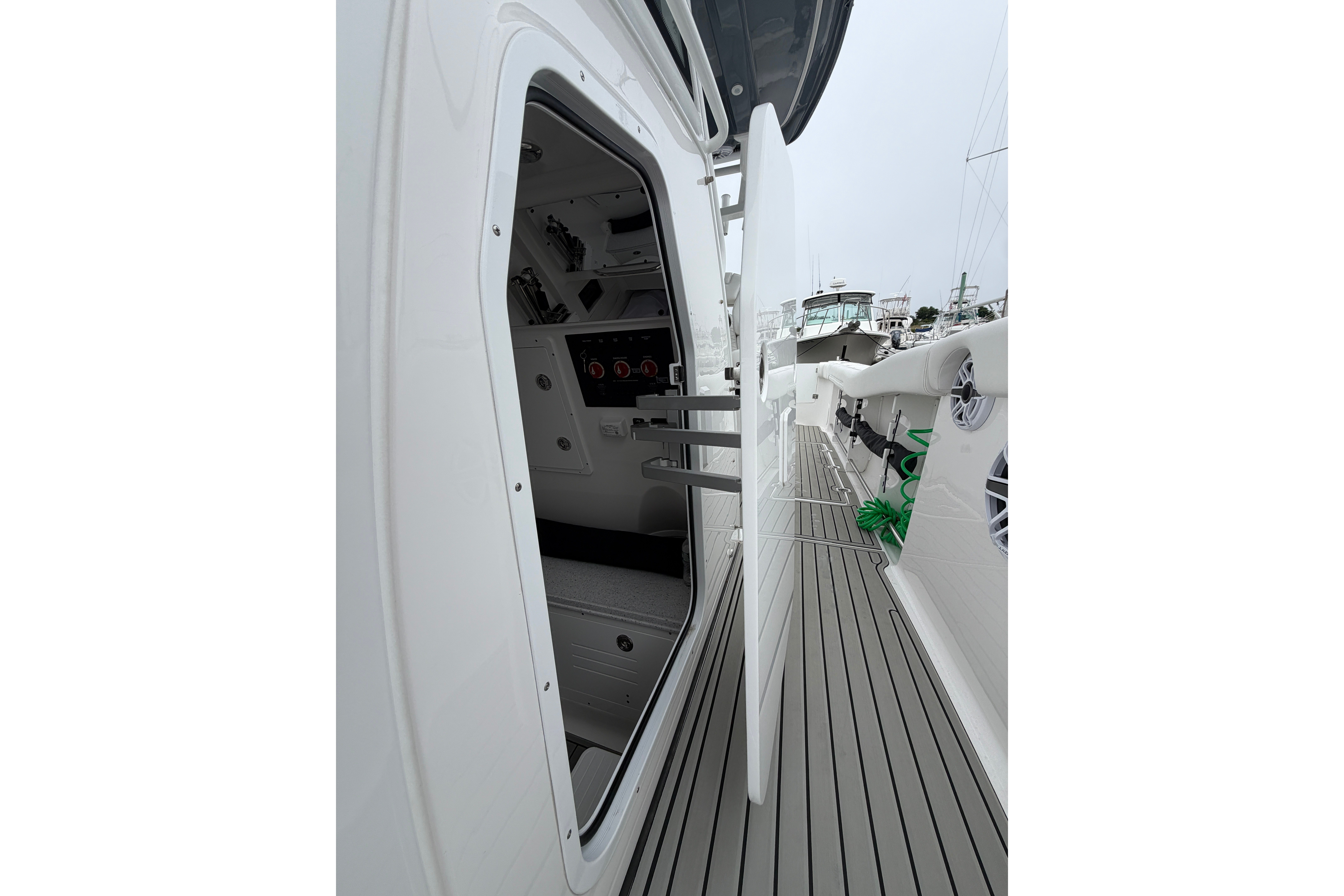 2026 Tidewater 320 CC Adventure - Image 24
