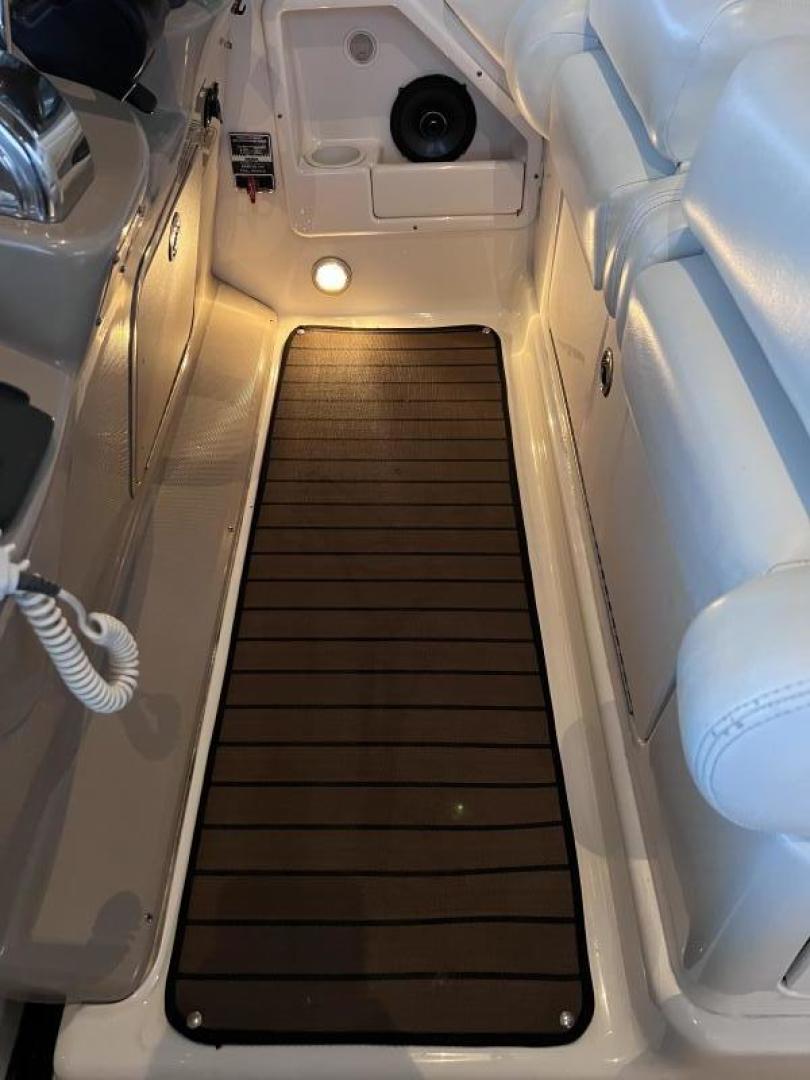 2005 Sea Ray Sundancer 320 - Image 36