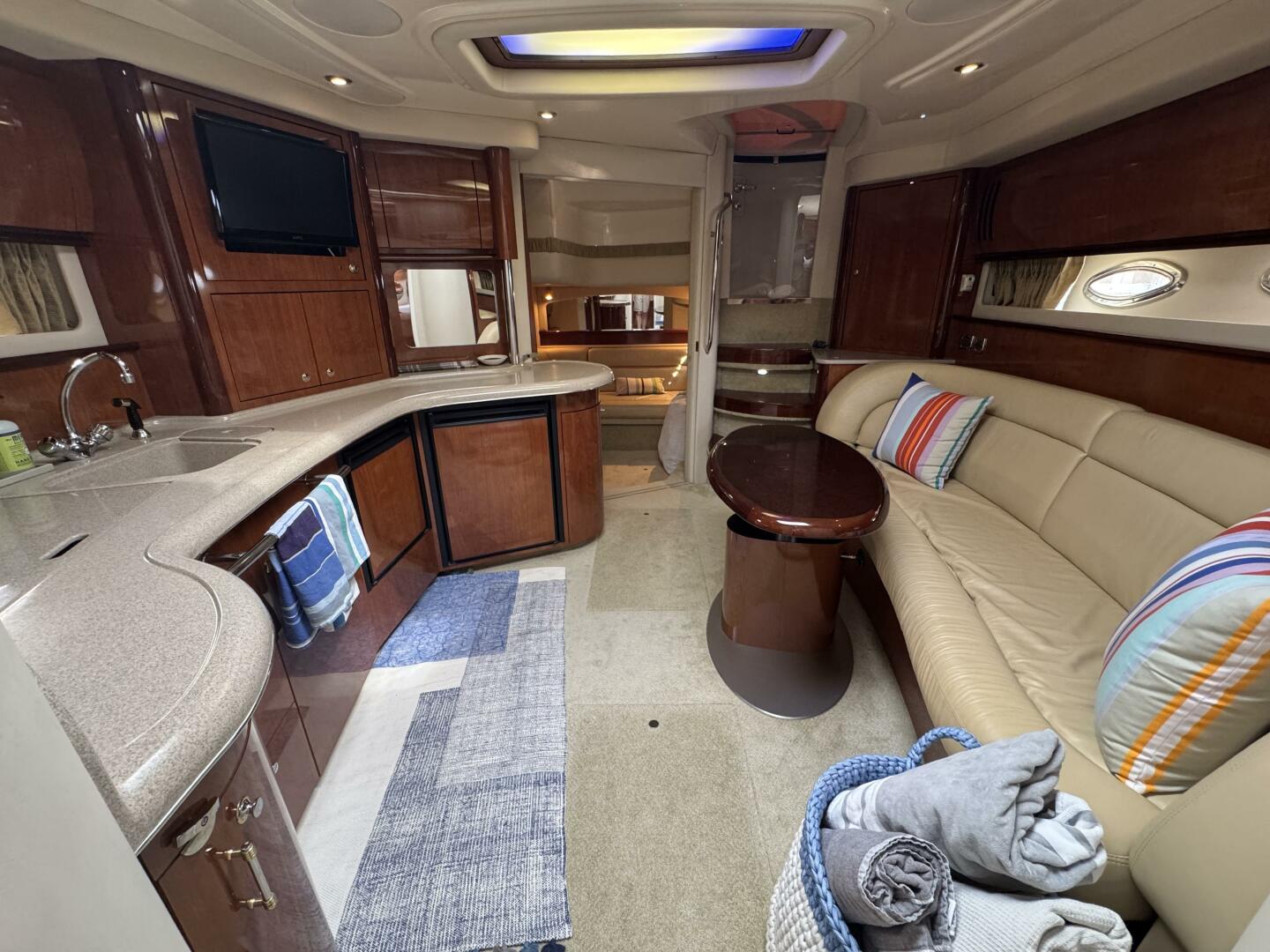 2003 Sea Ray 420 Sundancer - Image 27