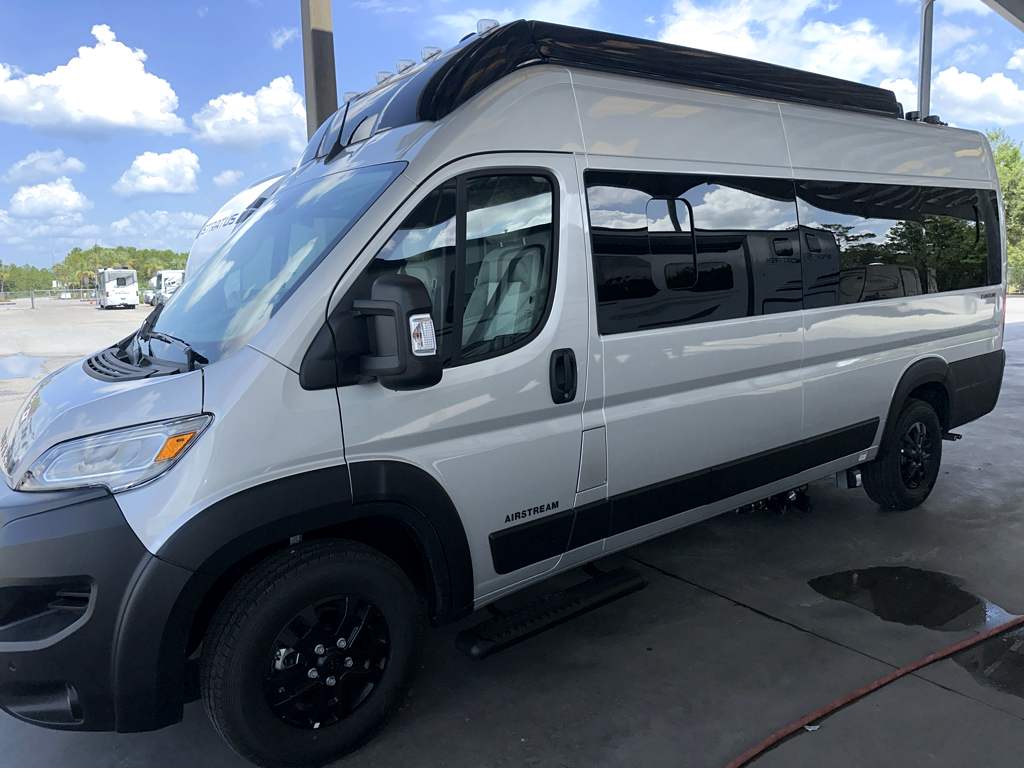 2026 AIRSTREAM RANGELINE POP TOP - Image 2