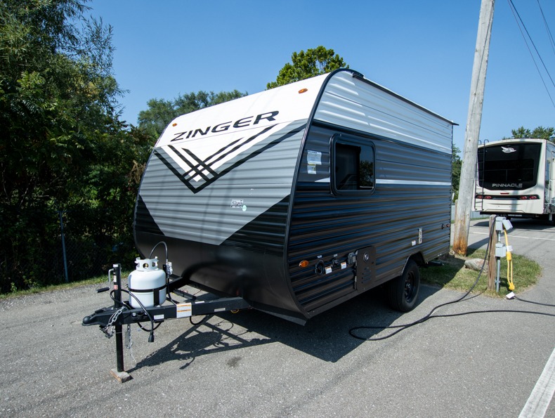 2026 CrossRoads Zinger Lite Mini 12BH - Image 4