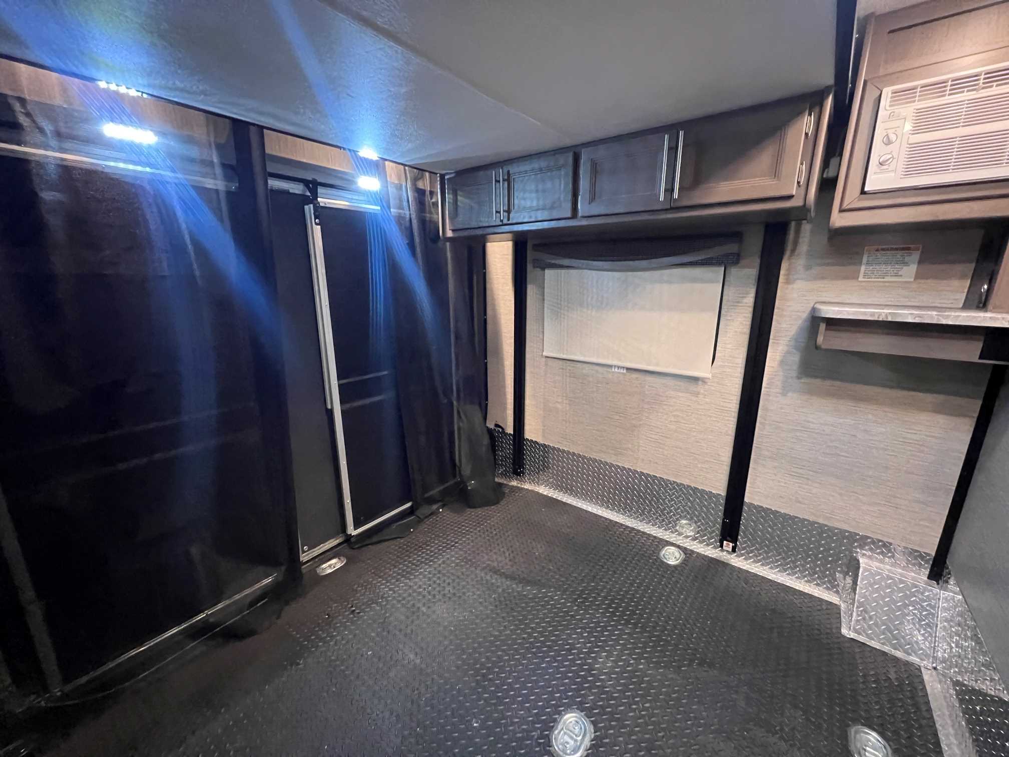 2023 Thor Motor Coach Outlaw 29J - Image 26