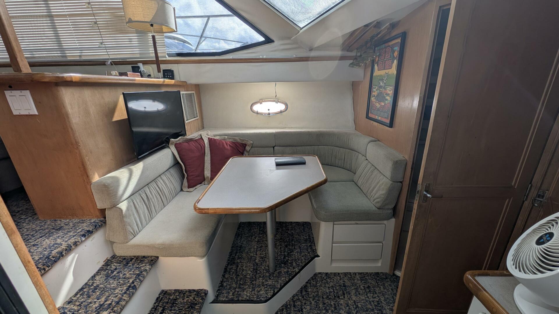 1994 Carver 370 AFT CABIN - Image 23