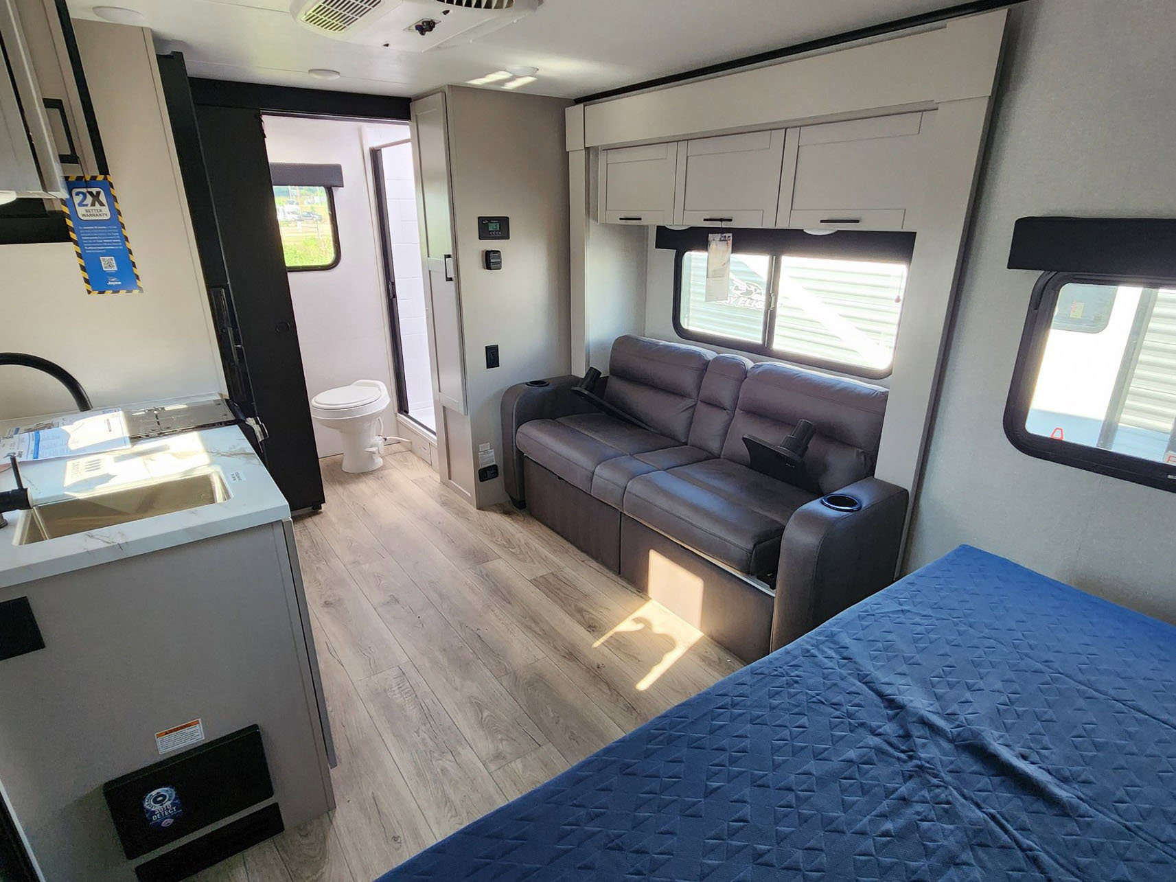 2026 JAYCO JAY FEATHER AIR 18FBS - Image 4