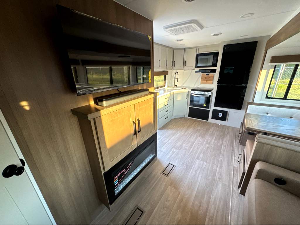 2027 VENTURE RV SPORTTREK 272VRK - Image 23