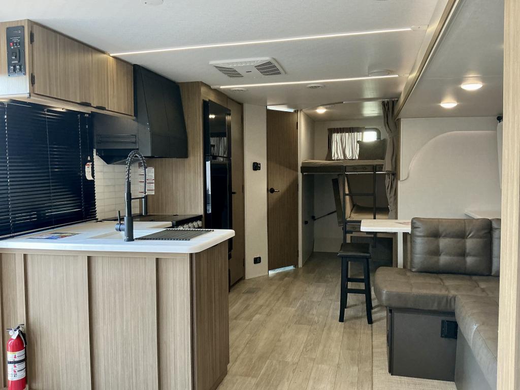2025 FOREST RIVER 26DBUDX - Image 6