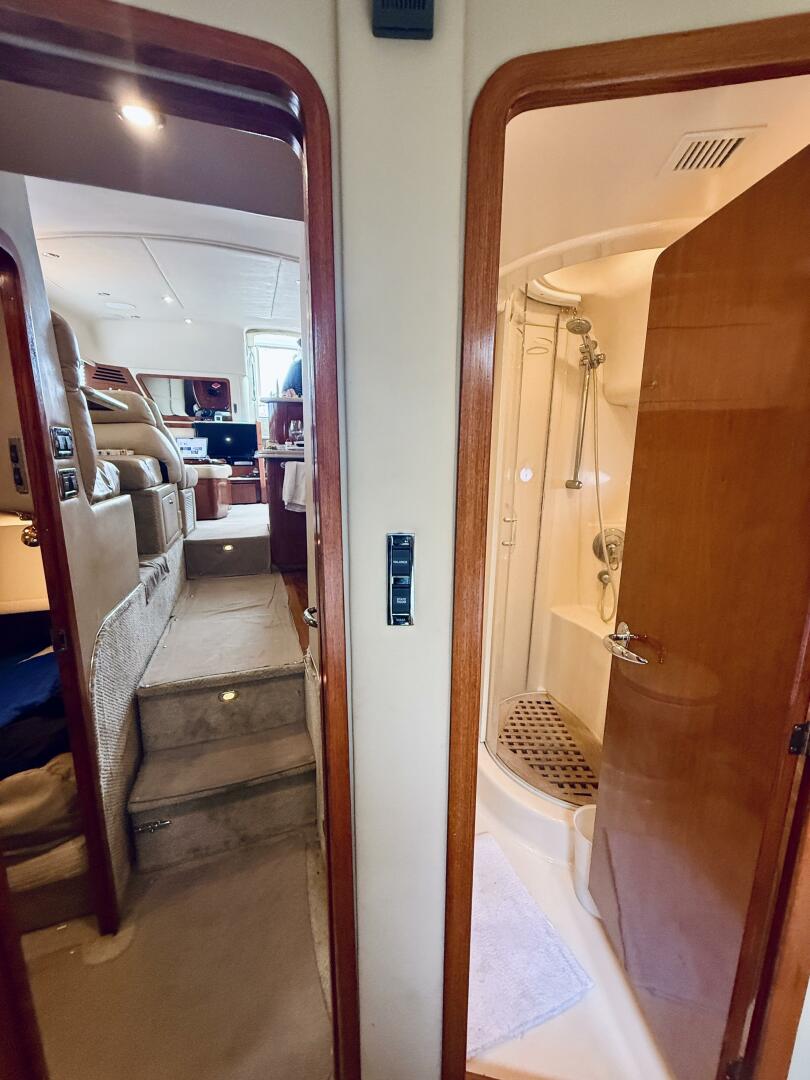 2003 Sea Ray 480 Motor Yacht - Image 37
