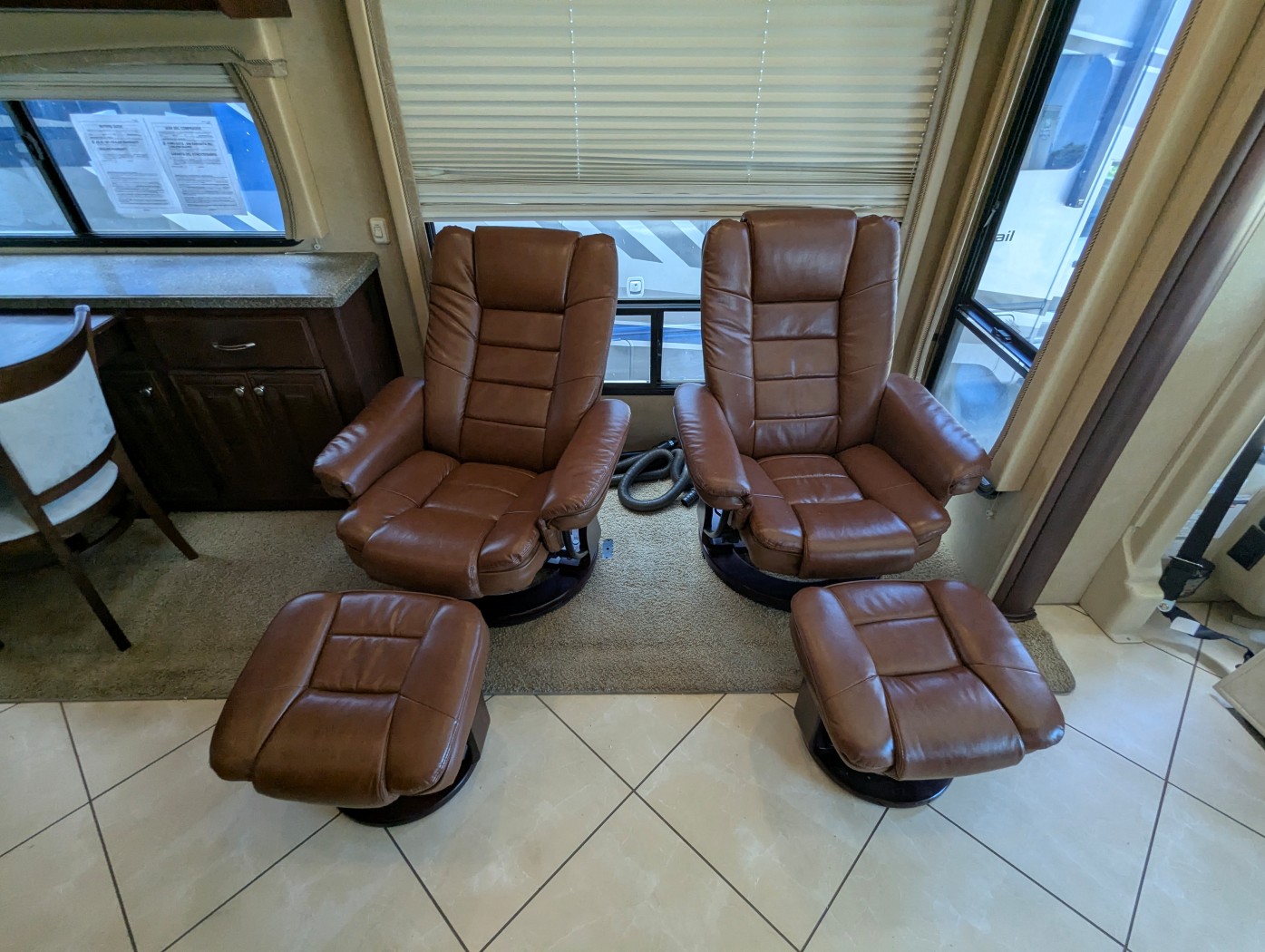 2011 DAMON ASTORIA 40KT - Image 16