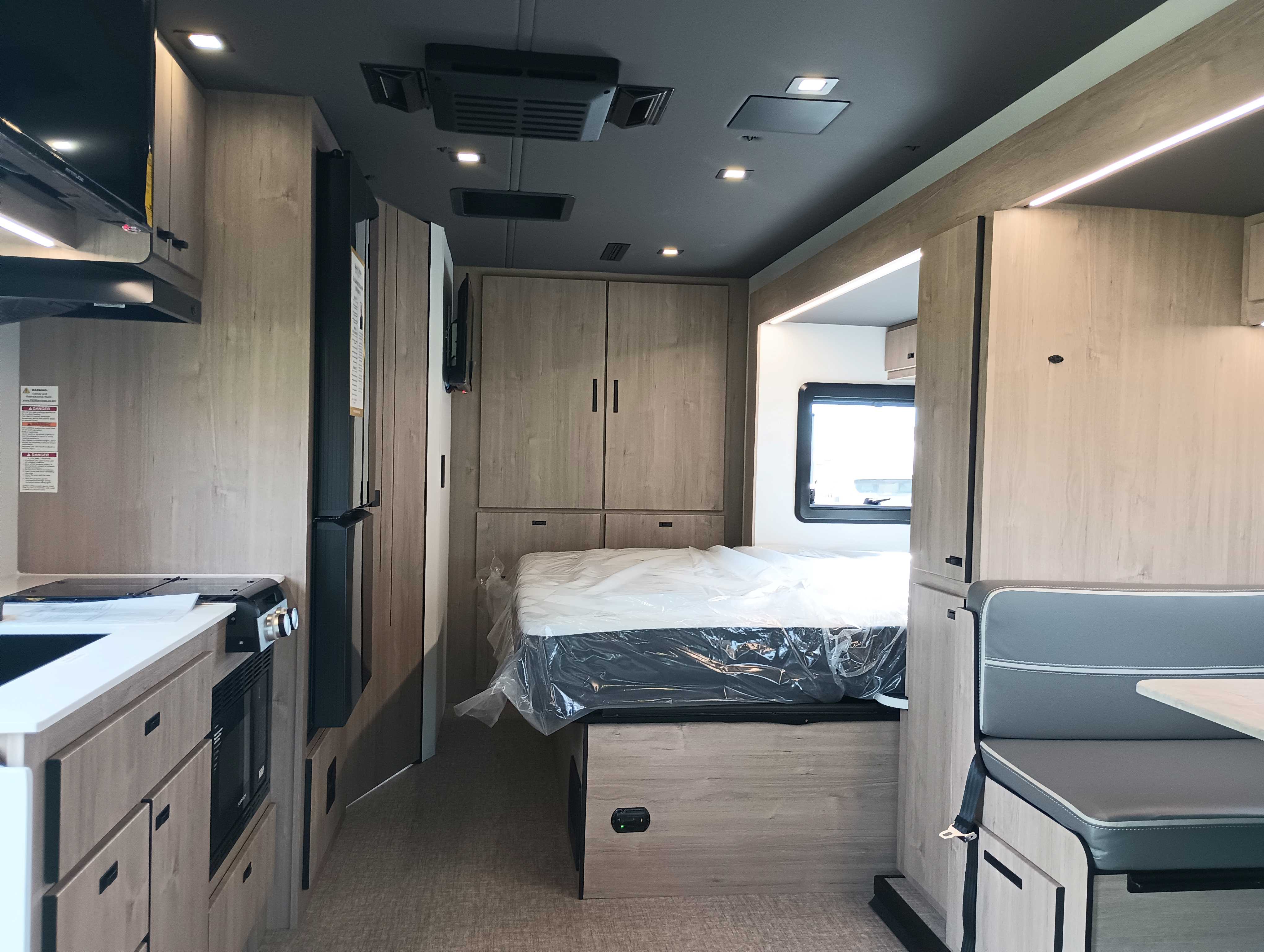 2027 Grand Design Lineage Series M 25FW - Image 21