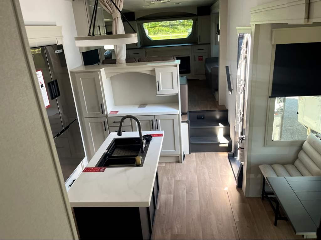2026 GRAND DESIGN SOLITUDE 380FL - Image 16
