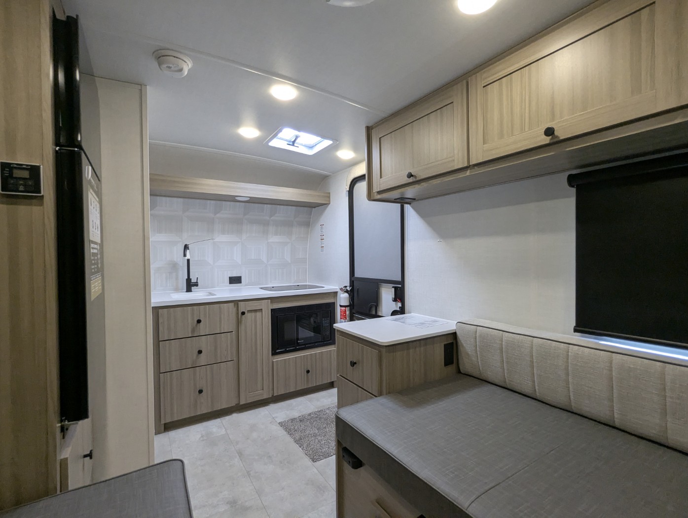 2027 Forest River Rockwood Geo Pro G15TLE - Image 17