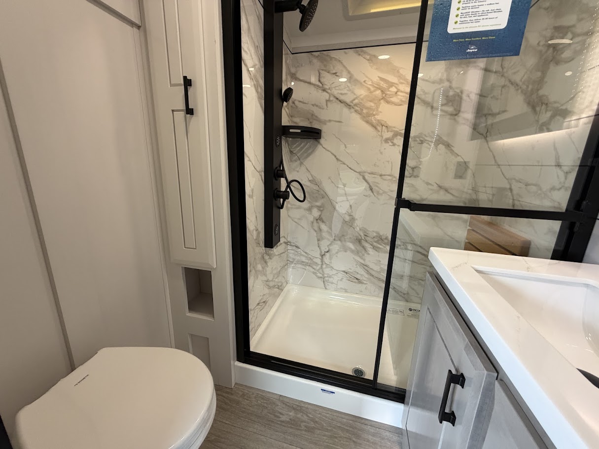 2027 JAYCO PINNACLE 32RLTS - Image 35
