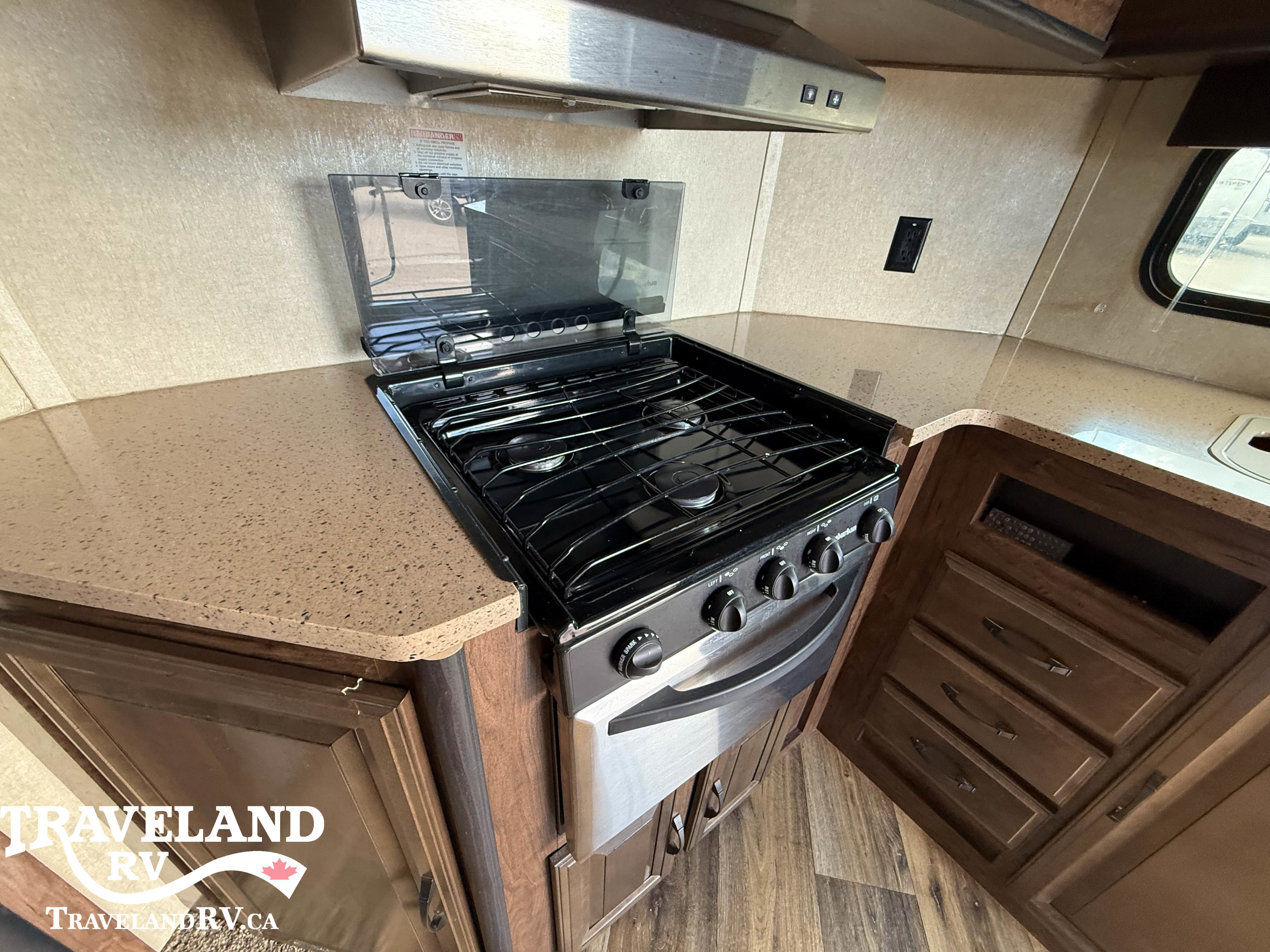 2017 Cruiser RV Radiance Touring R-24VSD - Image 8