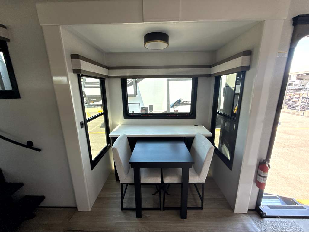 2027 JAYCO PINNACLE 39FLOK - Image 18
