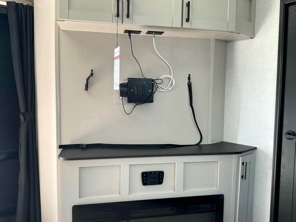 2027 JAYCO SEISMIC 413 - Image 23