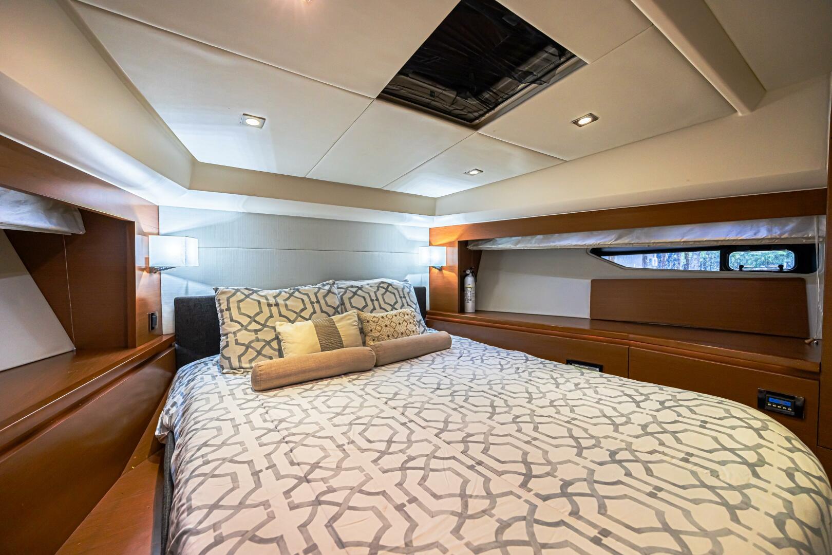 2013 Prestige 550S - Image 37