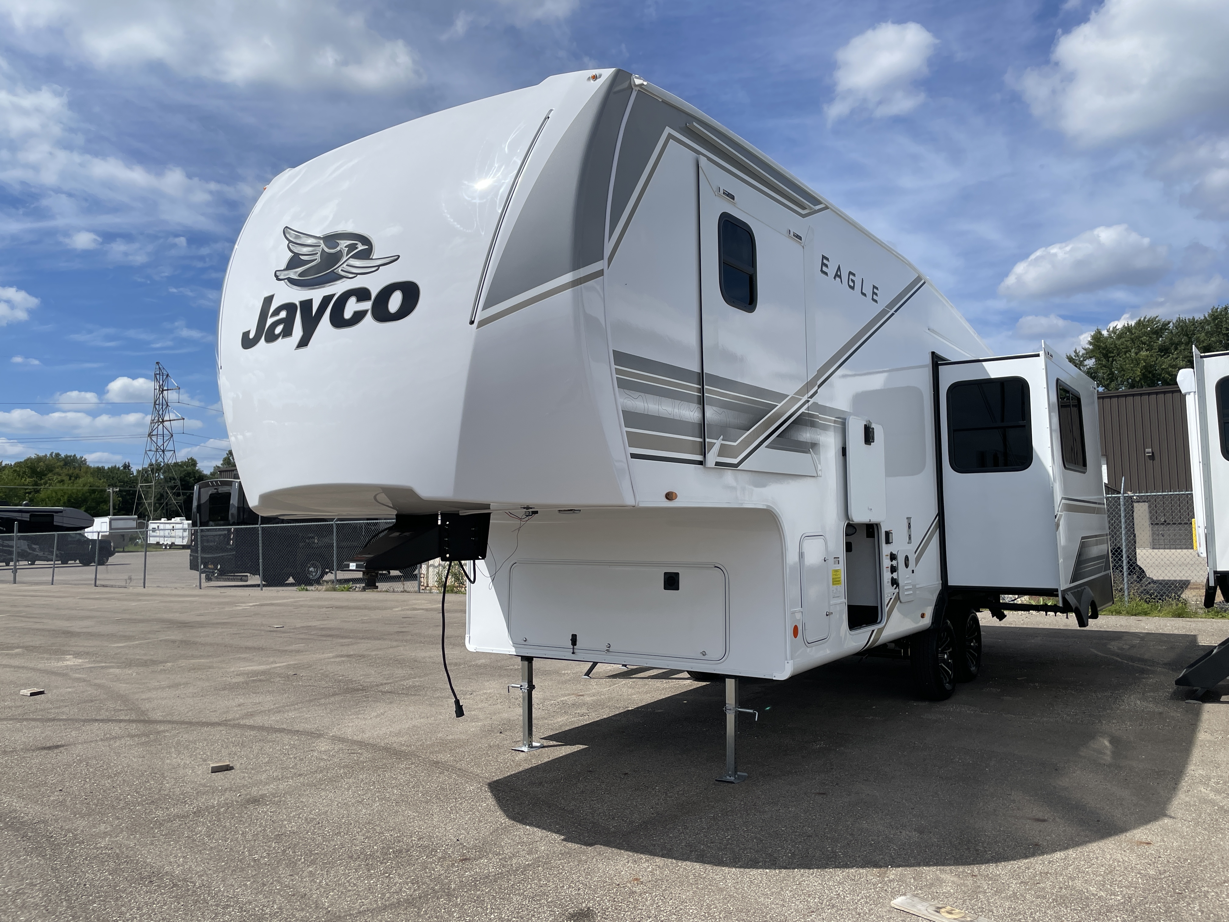 2027 Jayco Eagle SLE 24MLE - Image 6