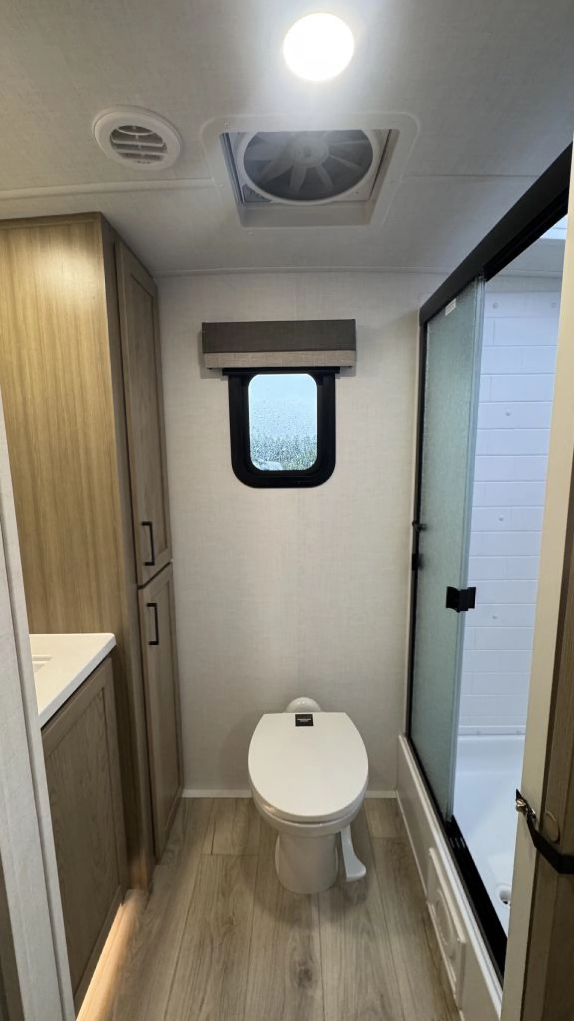 2027 FOREST RIVER ROCKWOOD MINI LITE 2523MBR - Image 37