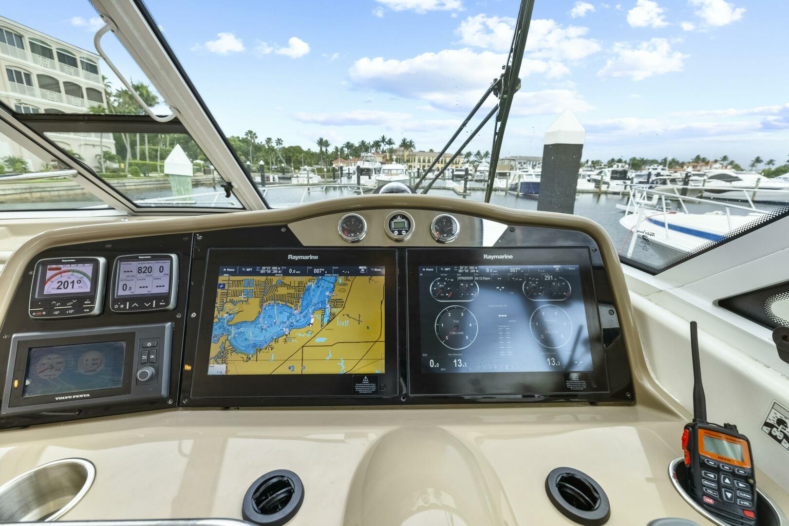 2016 Formula 45 Yacht - Image 10