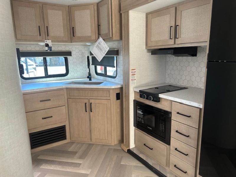 2026 Ember RV E-Series 22MLQ - Image 6