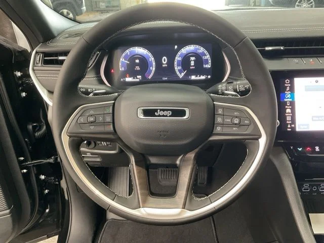 2026 Jeep Grand-Cherokee-L Laredo Altitude 4x4 - Image 19