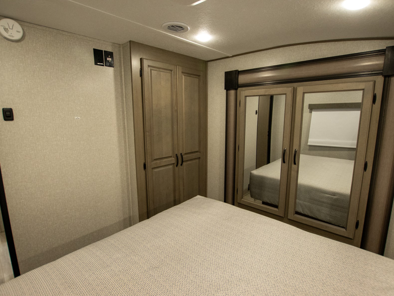 2022 Coachmen Chaparral 373MBRB - Image 32