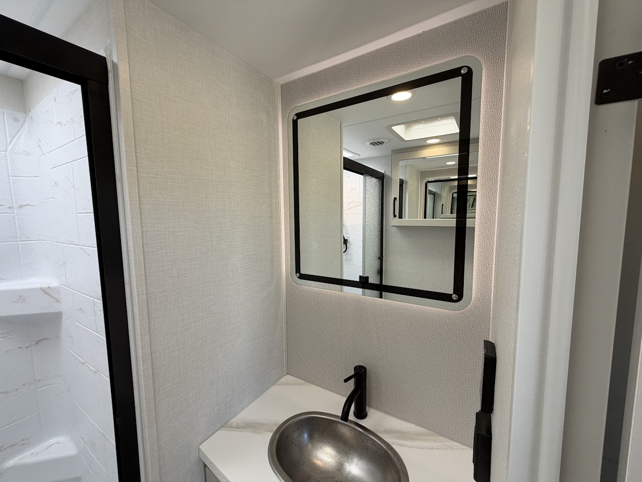 2027 VENTURE RV SPORTTREK 343VIB - Image 52