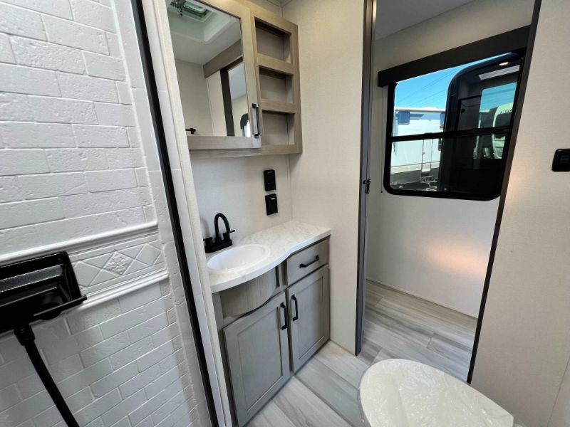2026 Grand Design Momentum MAV 27MAV - Image 14