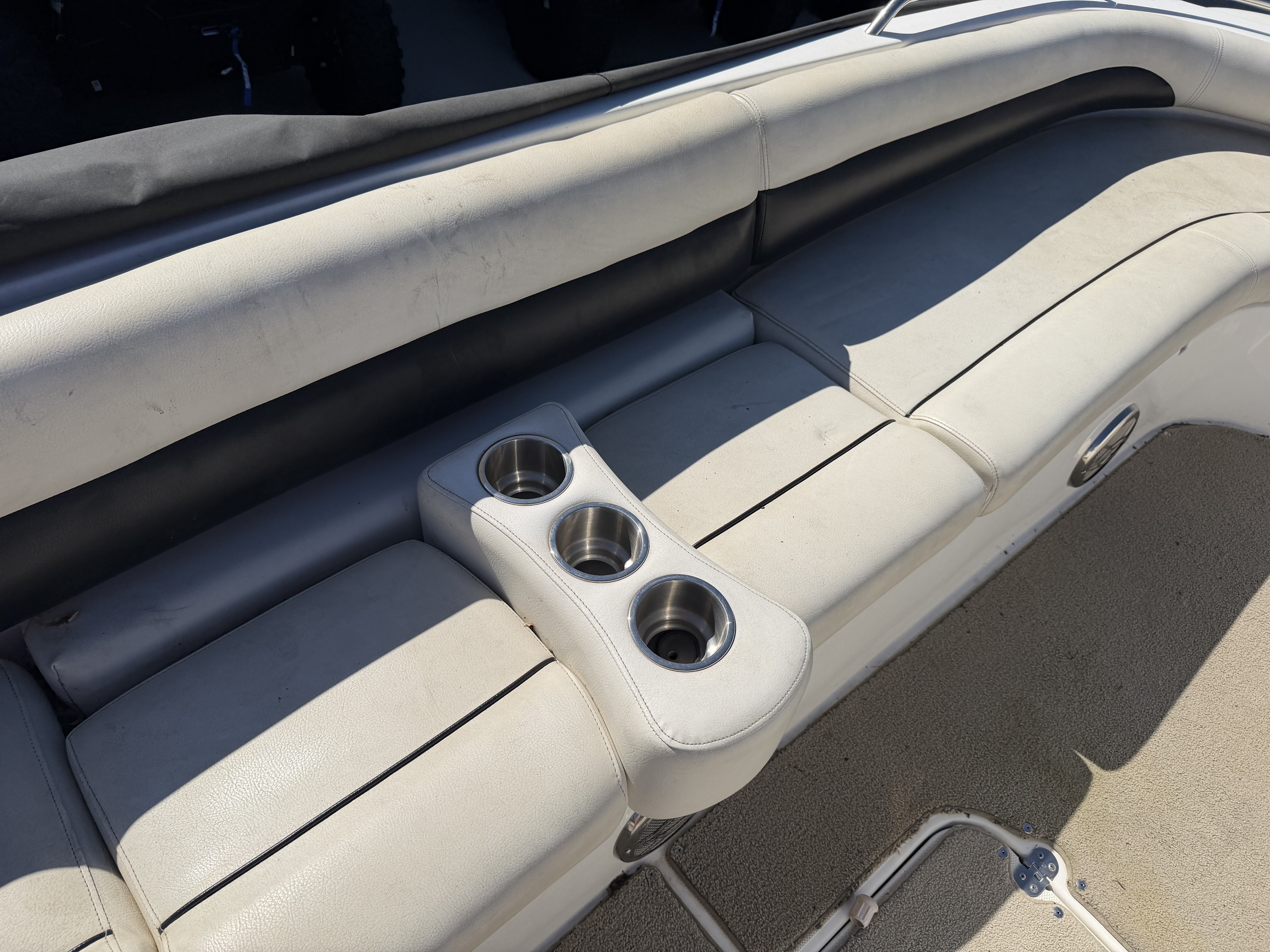 2014 Hurricane Sundeck 201 - Image 14