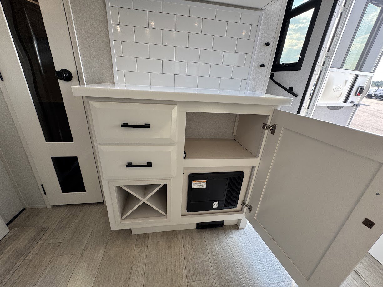 2026 JAYCO PINNACLE 32RLTS - Image 30