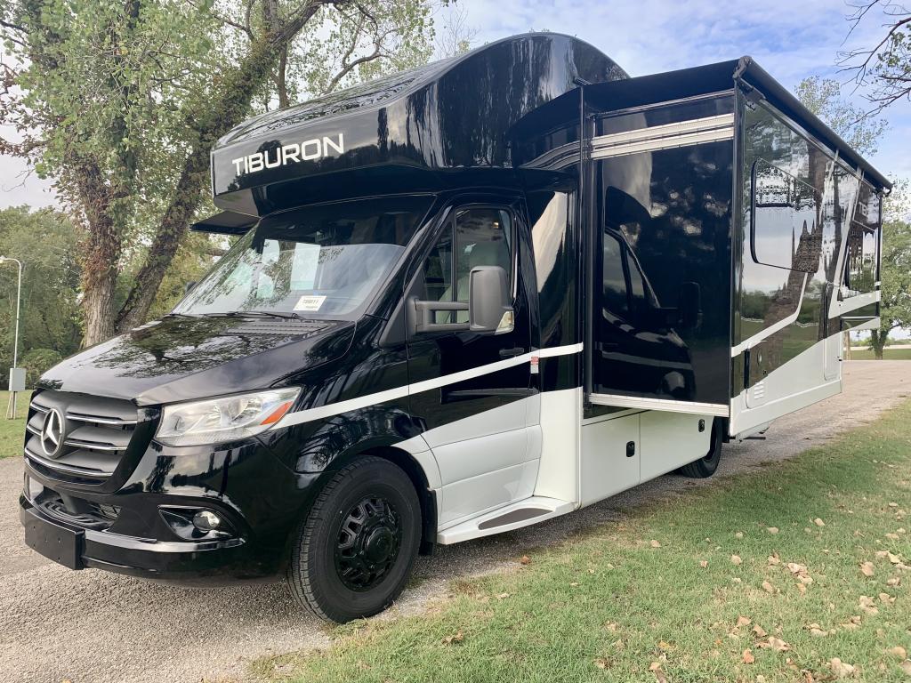 2025 THOR MOTORCOACH TIBURON 24TT - Image 1