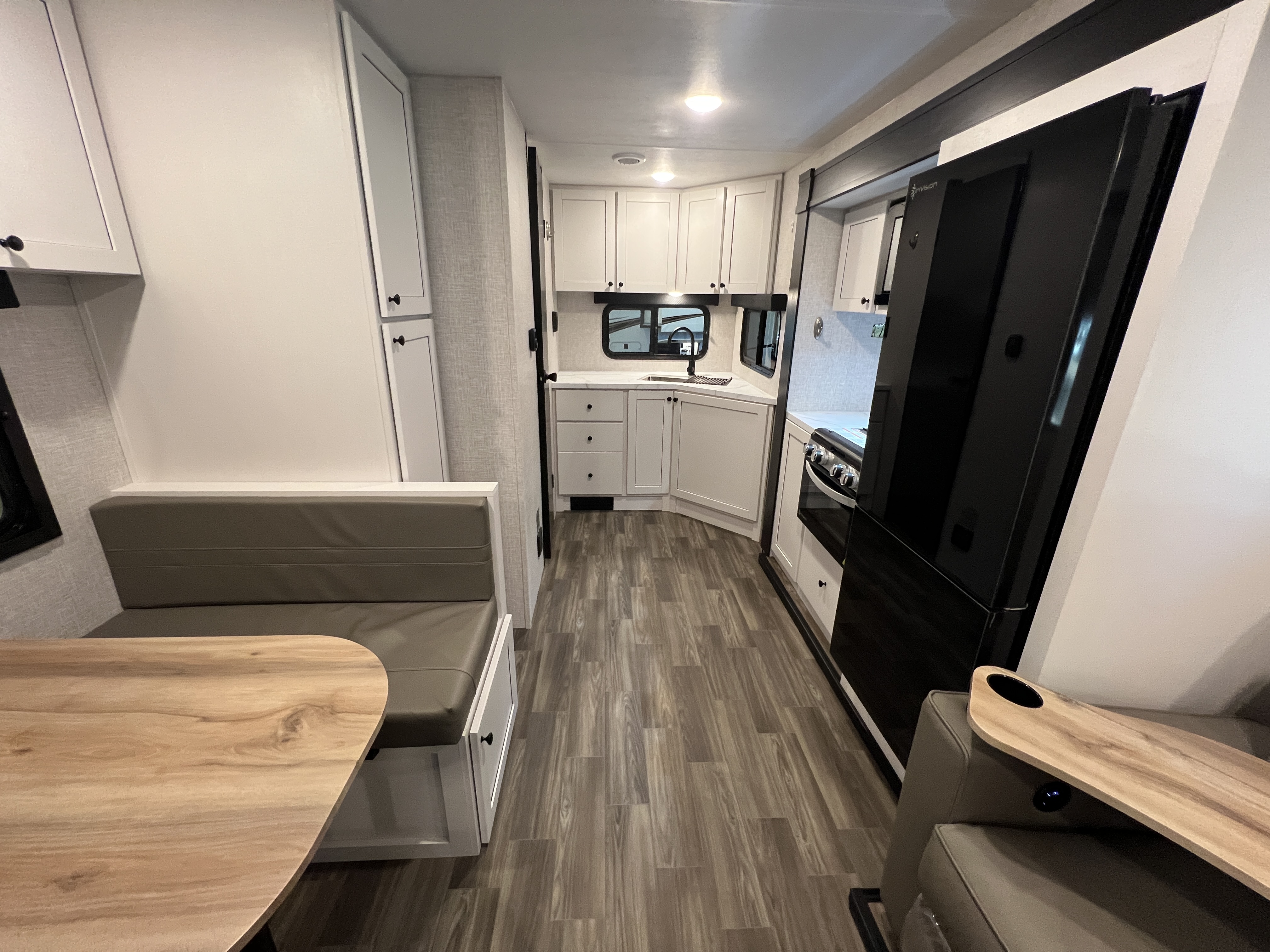 2025 Highland Ridge Range Lite 225CK - Image 3