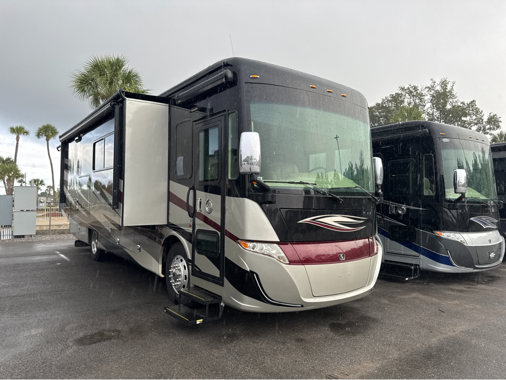 2018 TIFFIN ALLEGRO RED 33AA - Image 1