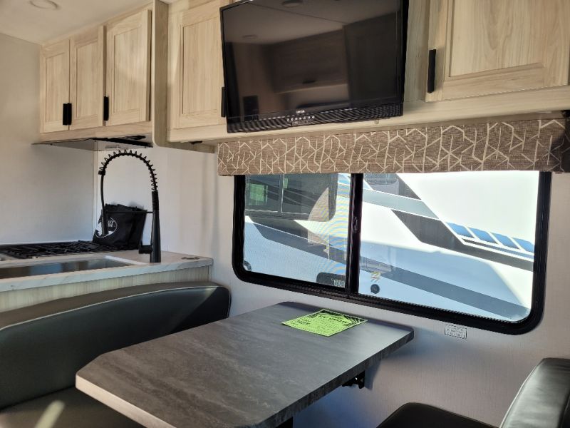 2024 Forest River Sunseeker LE 2950LE - Image 6