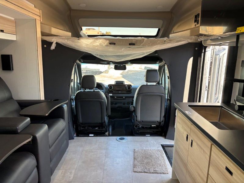 2026 Entegra Coach Qwest 25L - Image 22