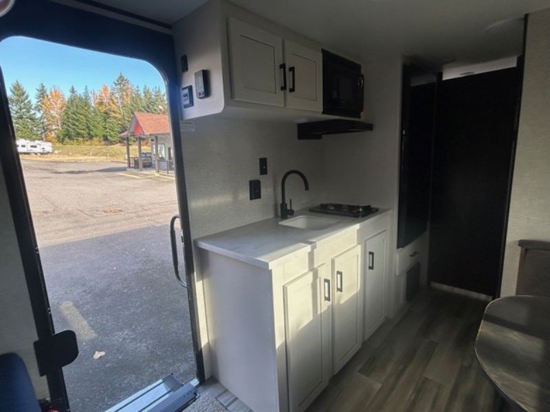 2024 Jayco Jay Flight SLX 174BH - Image 9
