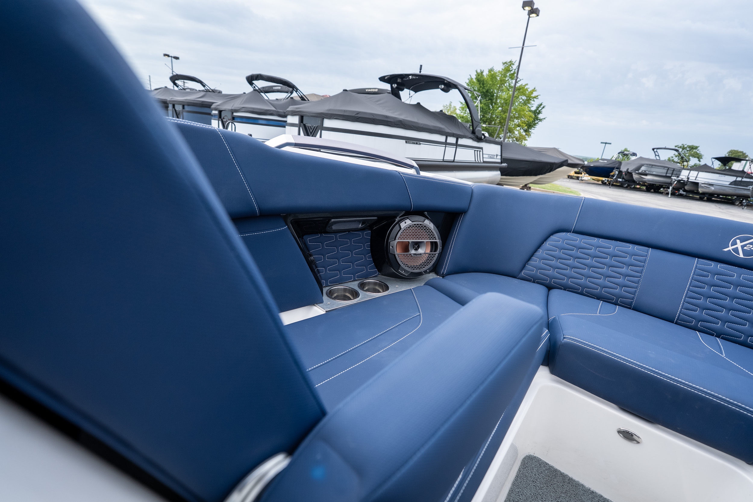 2021 MasterCraft X24 - Image 36