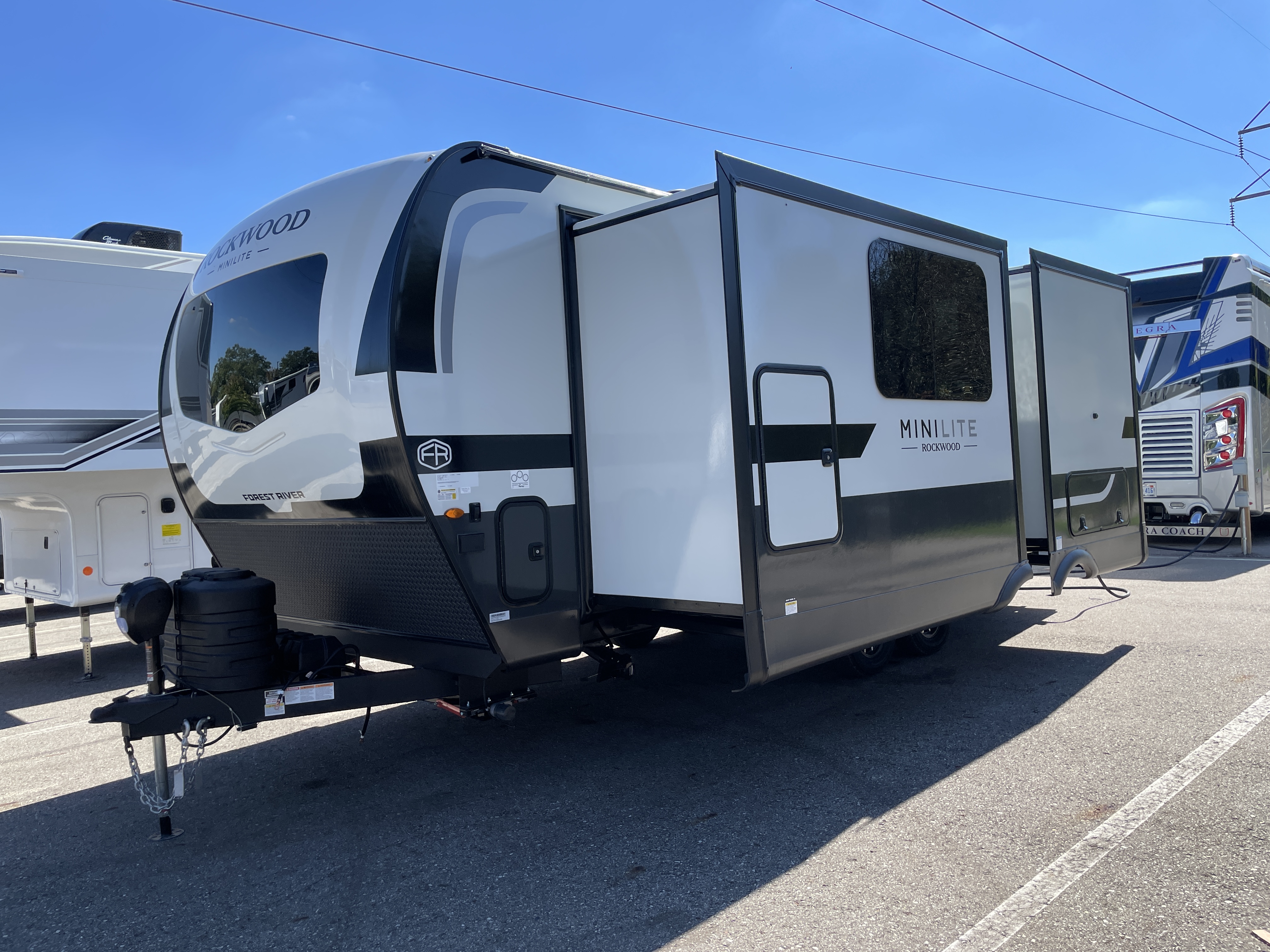 2027 Forest River Rockwood Mini Lite 2523MBR - Image 8