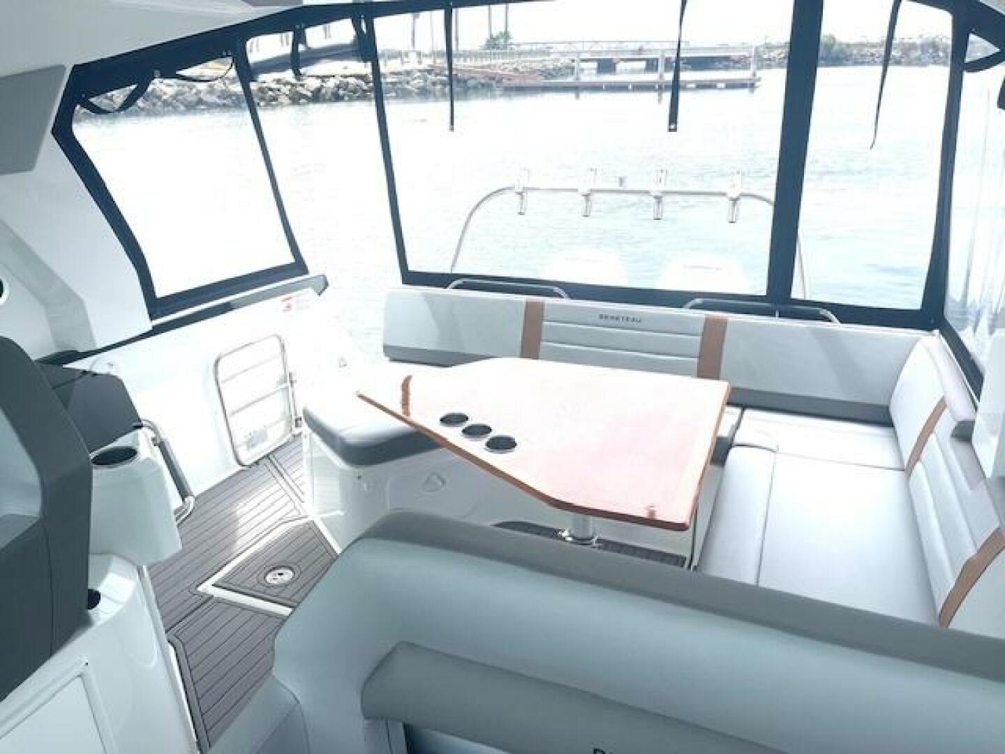 2022 Beneteau 32 Gran Turismo - Image 10
