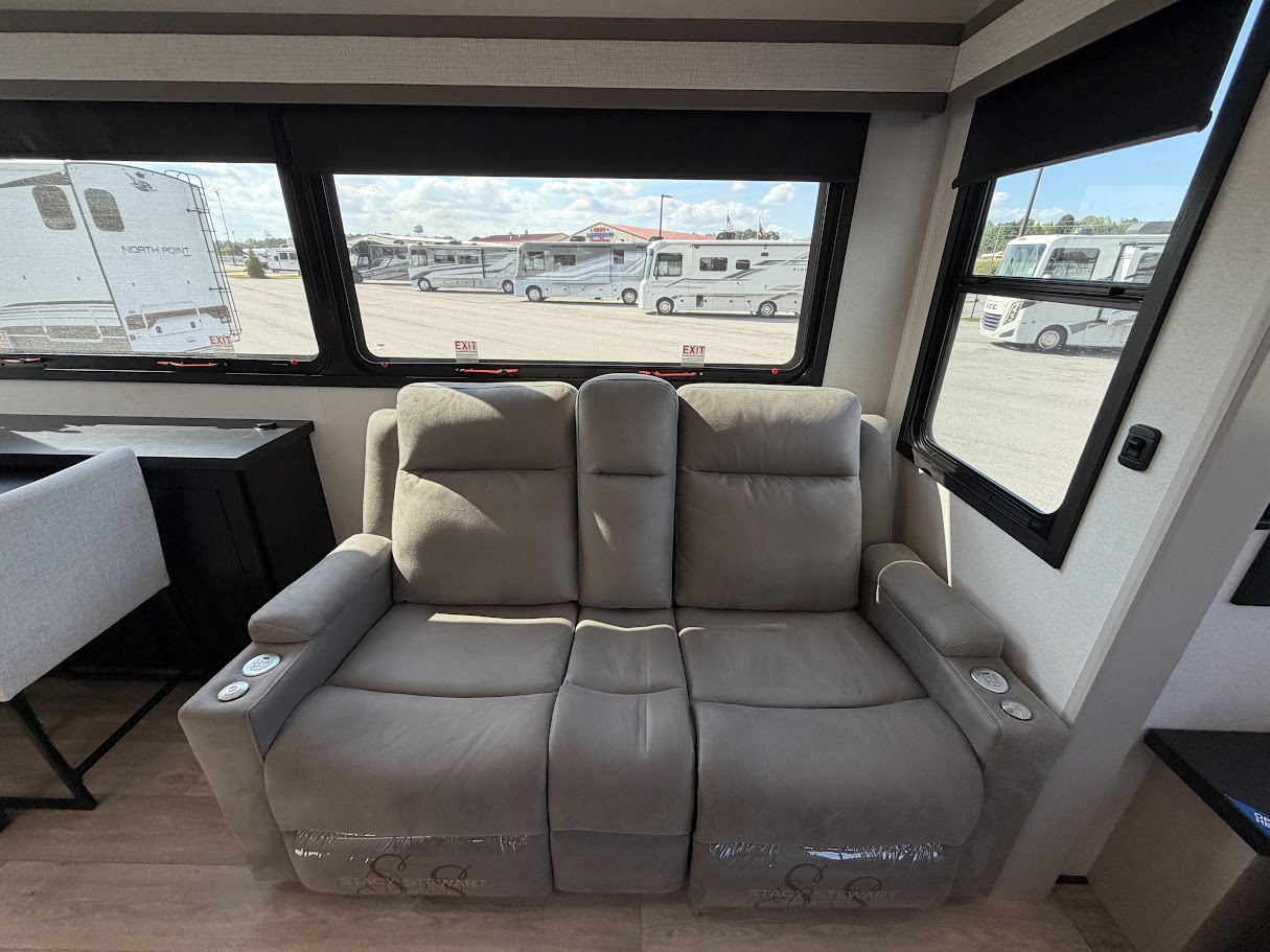 2027 JAYCO NORTH POINT 361RLBH - Image 11
