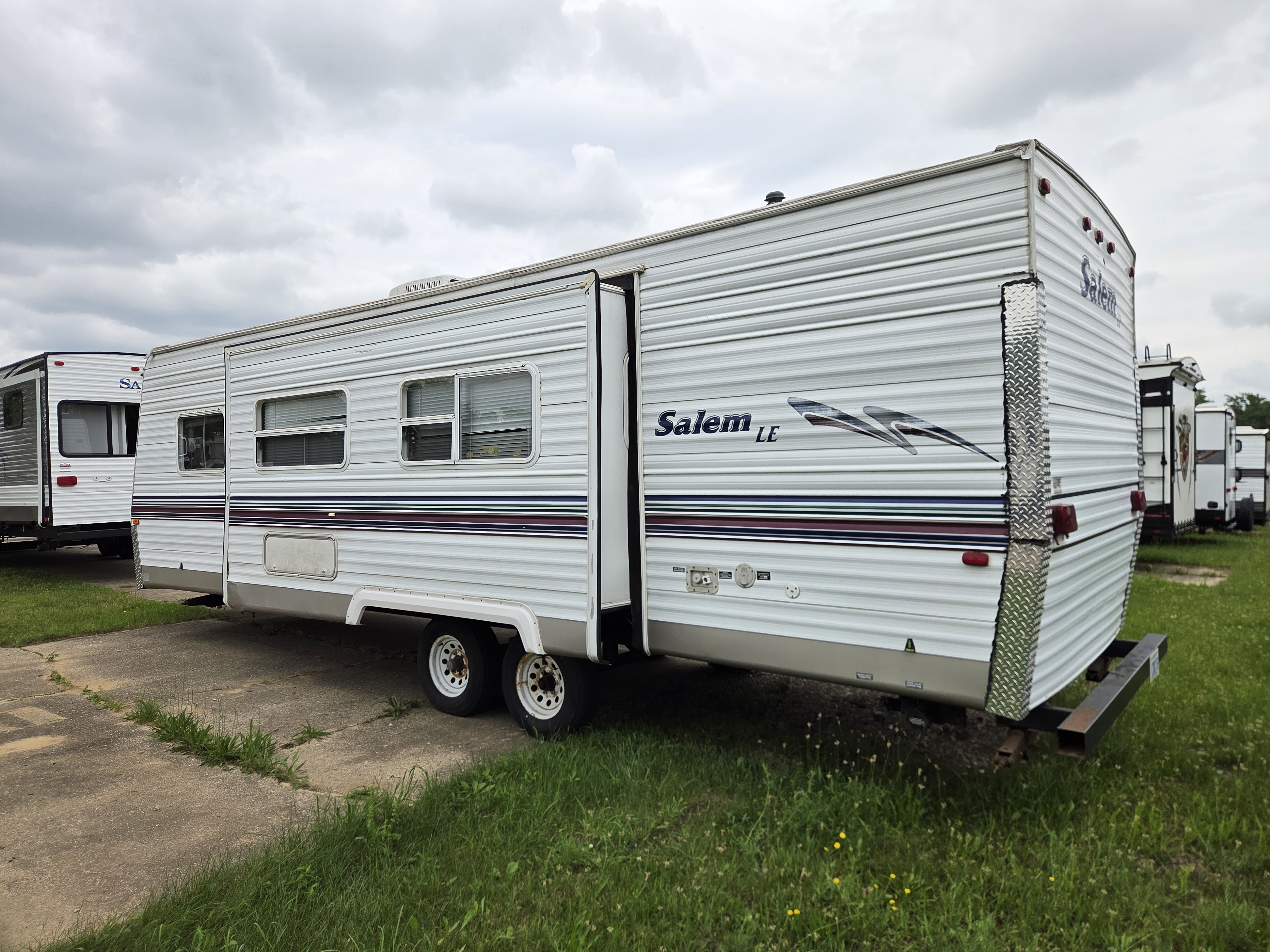 2003 Forest River Salem LE 29BHSS - Image 3