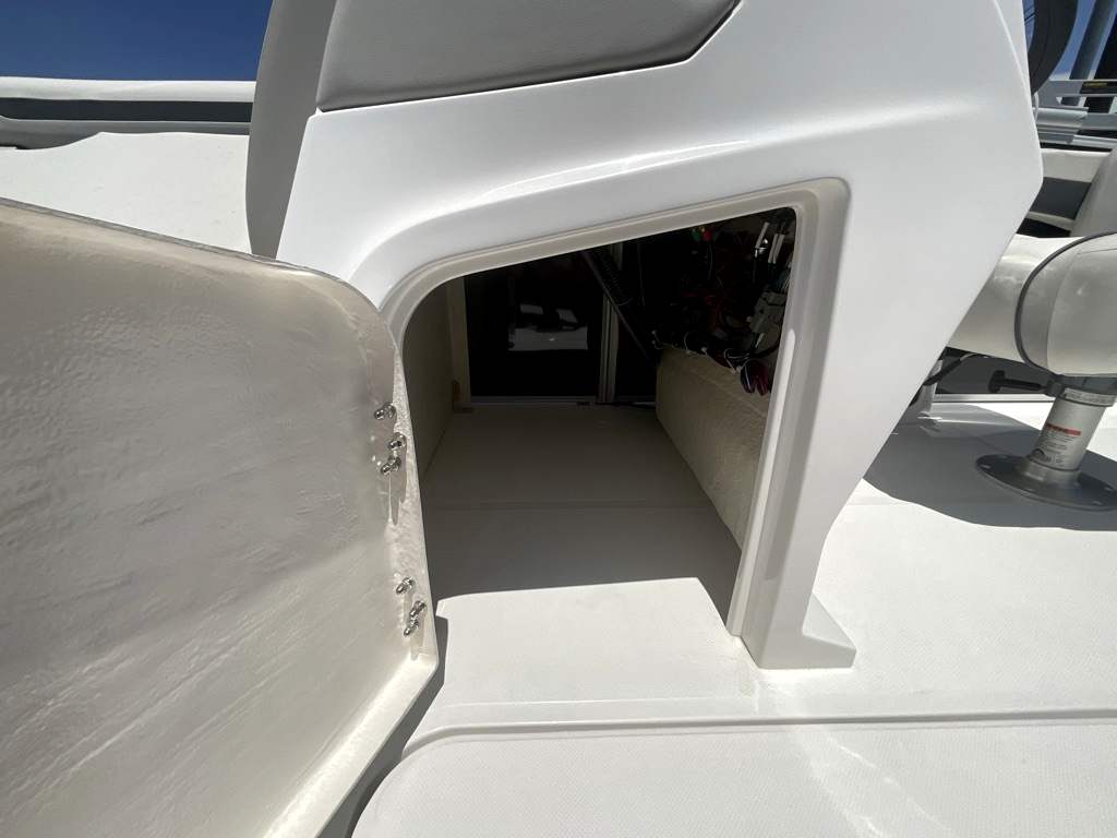 2027 HURRICANE 2027 FUNDECK 2260 REF - Image 20