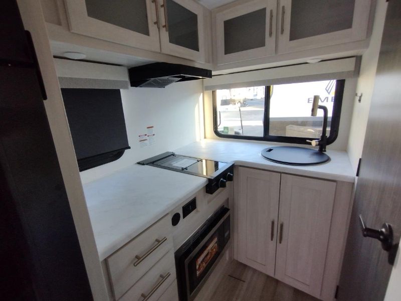 2026 FOREST RIVER R-Pod RP-185 - Image 8